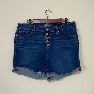 Torrid Women’s Dark Wash Button Fly Bermuda Jean Shorts Size 16